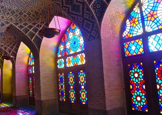 الزجاج المُعشق&hellip;إبداع هندسي ـ كيميائي بقلم الباحثة جومانة الصالح